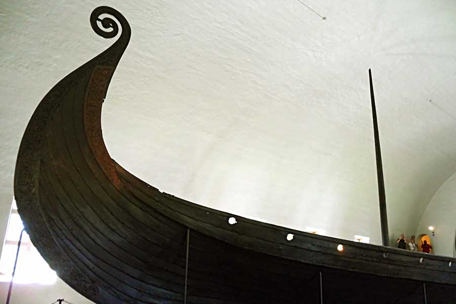 Drakkar viking dans un musée. Un exemple pour l'association drakkar de Vendée